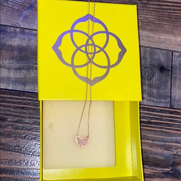 Kendra Scott Pink Glitter heart necklace with gold chain - Picture 1 of 4